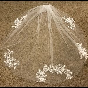 White Elbow Length Wedding Veil
